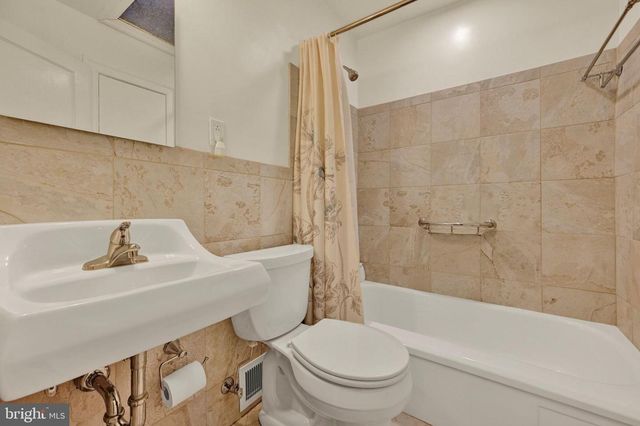 7929 SAINT CLAIRE LN, Baltimore, MD 21222