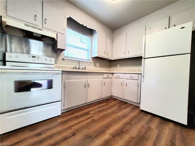 119 Bob LN, Virginia Beach, VA 23454