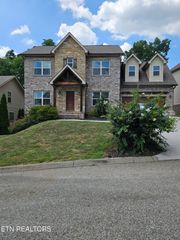 1325 Sloping Hill Lane, Knoxville, TN 37931