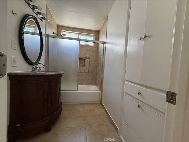 7322 Lindley, Reseda, CA 91335