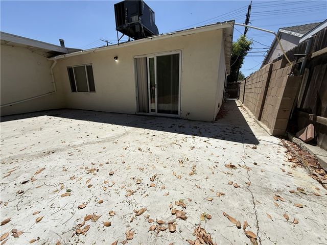 7322 Lindley, Reseda, CA 91335