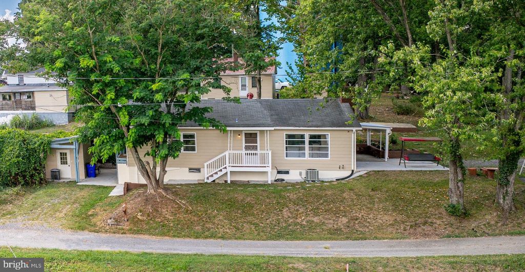 29 PARRELL ST, Hancock, MD 21750