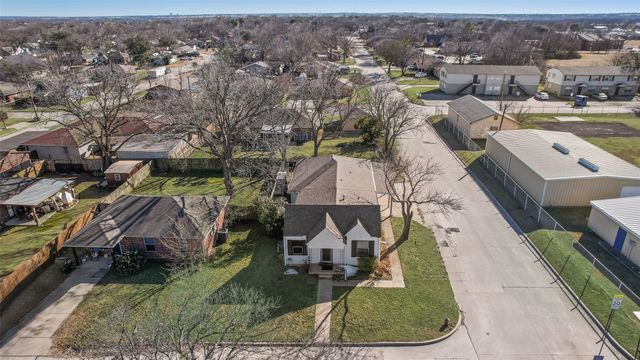 928 W Willow Street, Sanger, TX 76266