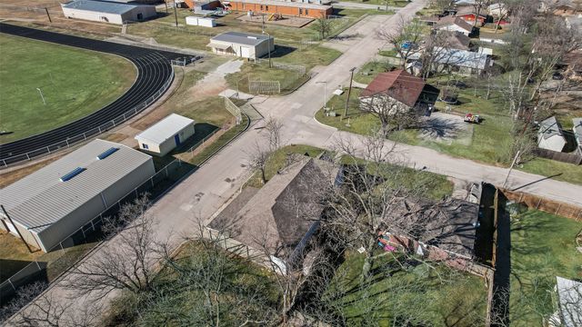 928 W Willow Street, Sanger, TX 76266