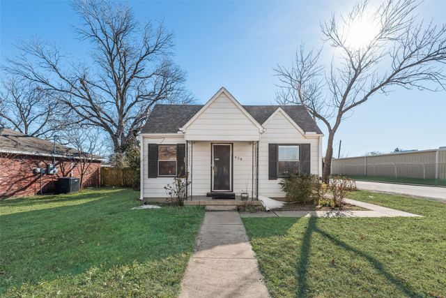 928 W Willow Street, Sanger, TX 76266