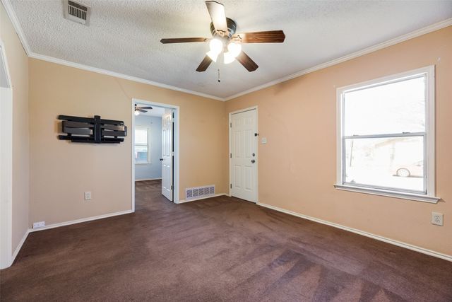 928 W Willow Street, Sanger, TX 76266