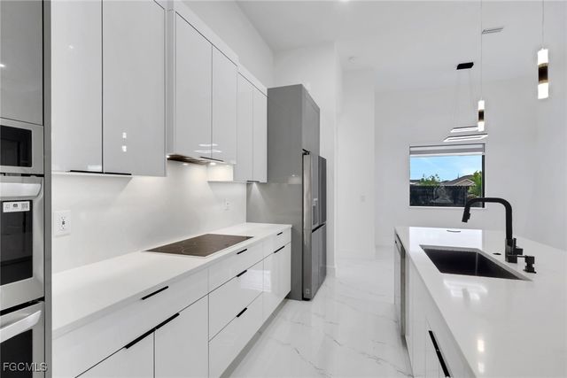 1408 Embers PKWY W, Cape Coral, FL 33993