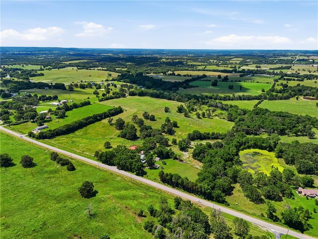 696 Highway 21 N, Berryville, AR 72616
