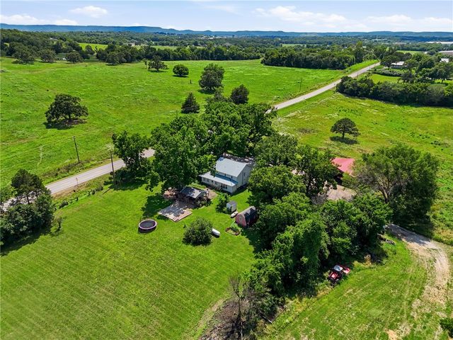696 Highway 21 N, Berryville, AR 72616