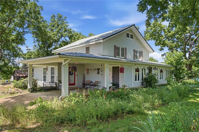 696 Highway 21 N, Berryville, AR 72616
