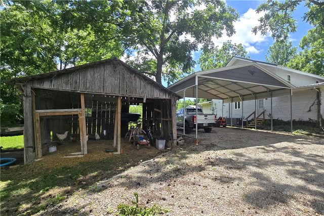 696 Highway 21 N, Berryville, AR 72616