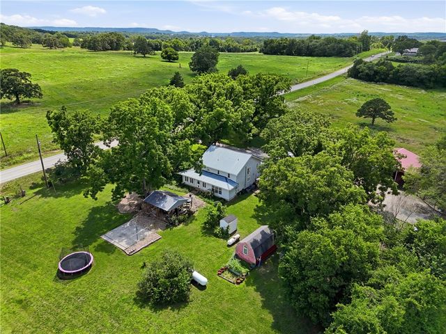 696 Highway 21 N, Berryville, AR 72616