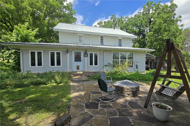 696 Highway 21 N, Berryville, AR 72616