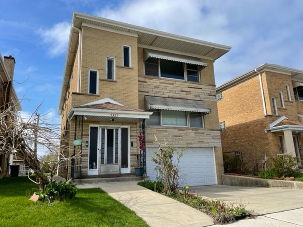 7323 W HIGGINS Avenue 2, Chicago, IL 60656