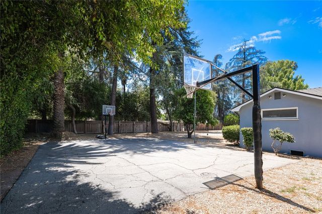 14151 Chandler, Sherman Oaks, CA 91401