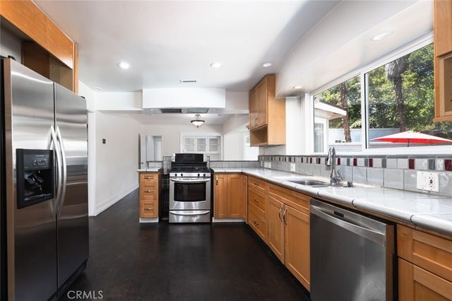 14151 Chandler, Sherman Oaks, CA 91401