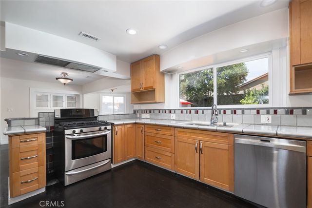 14151 Chandler, Sherman Oaks, CA 91401