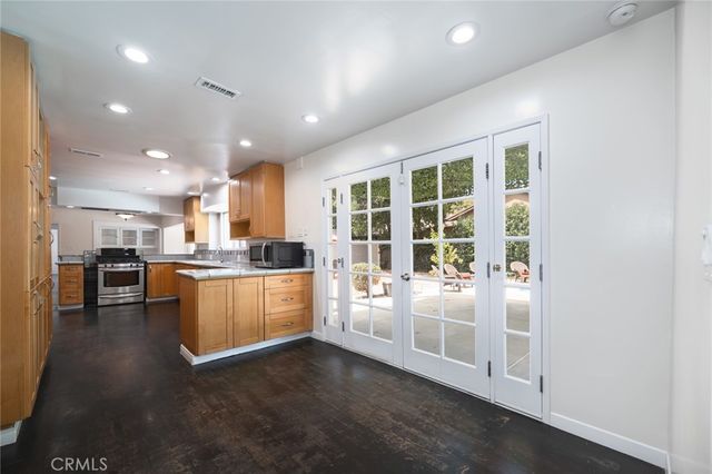 14151 Chandler, Sherman Oaks, CA 91401