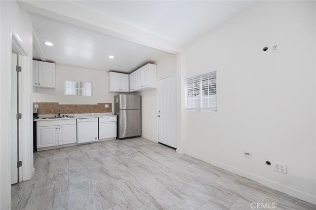 14151 Chandler, Sherman Oaks, CA 91401