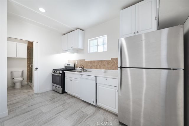 14151 Chandler, Sherman Oaks, CA 91401