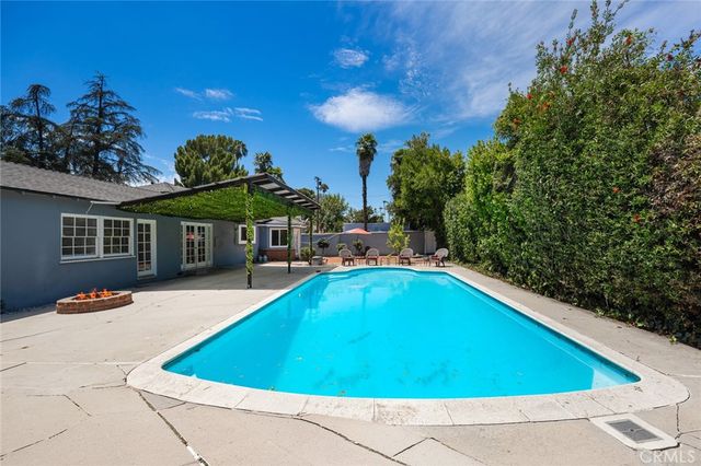 14151 Chandler, Sherman Oaks, CA 91401