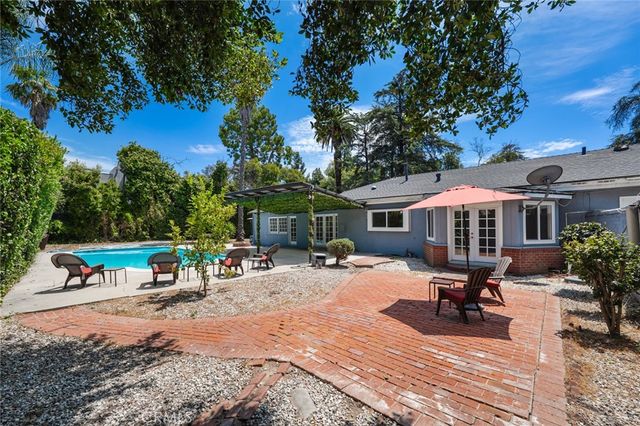 14151 Chandler, Sherman Oaks, CA 91401