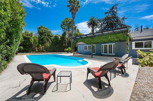 14151 Chandler, Sherman Oaks, CA 91401