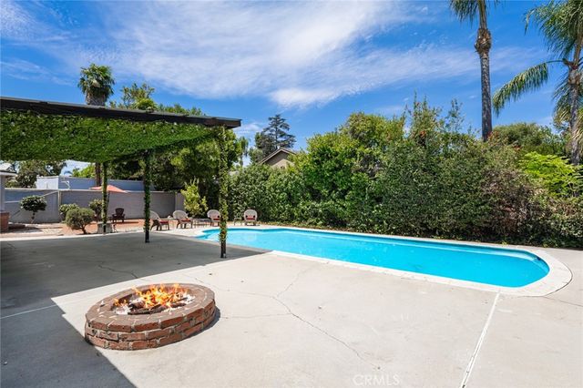 14151 Chandler, Sherman Oaks, CA 91401