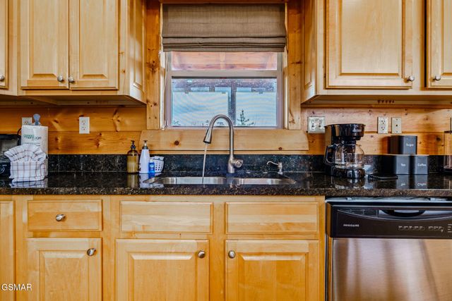 3329 Grouse Ridge Lane, Sevierville, TN 37876