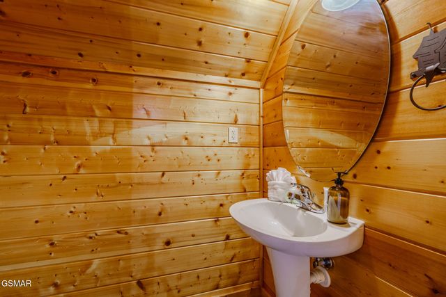 3329 Grouse Ridge Lane, Sevierville, TN 37876