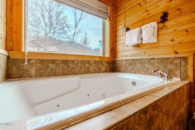 3329 Grouse Ridge Lane, Sevierville, TN 37876