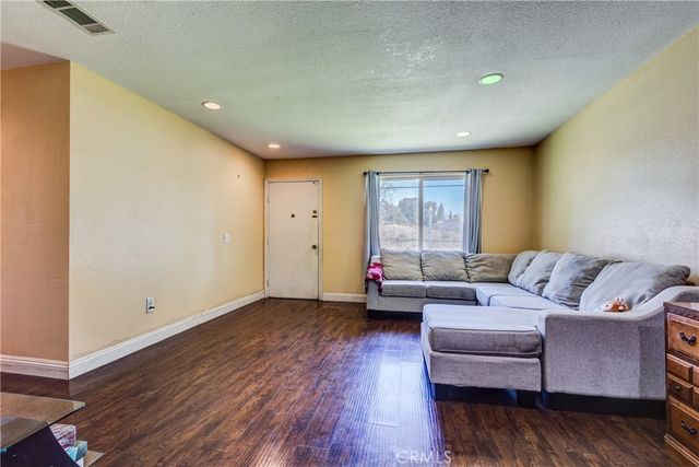 485 E Randall, Rialto, CA 92376