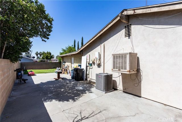 485 E Randall, Rialto, CA 92376