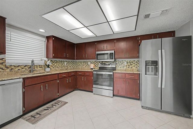 7800 FAIRLAWN DRIVE, Hudson, FL 34667