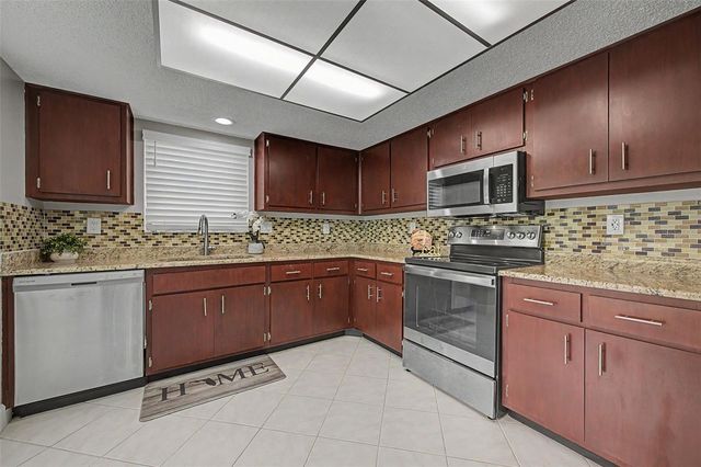 7800 FAIRLAWN DRIVE, Hudson, FL 34667