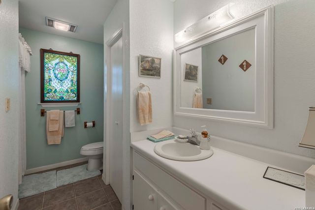 1763 Nixon Creek Rd, Fredericksburg, TX 78624