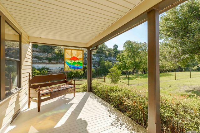 1763 Nixon Creek Rd, Fredericksburg, TX 78624