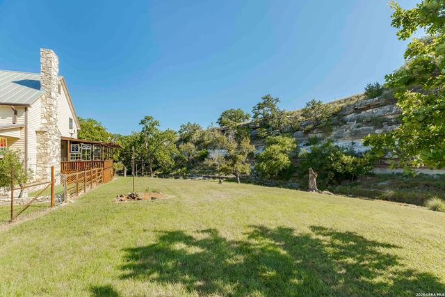 1763 Nixon Creek Rd, Fredericksburg, TX 78624