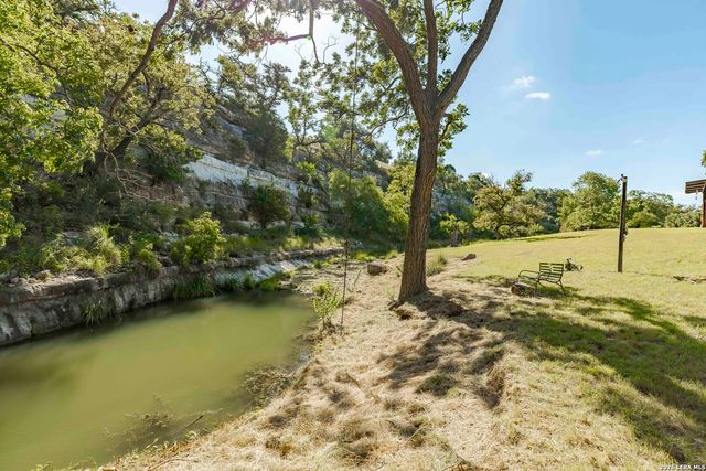 1763 Nixon Creek Rd, Fredericksburg, TX 78624