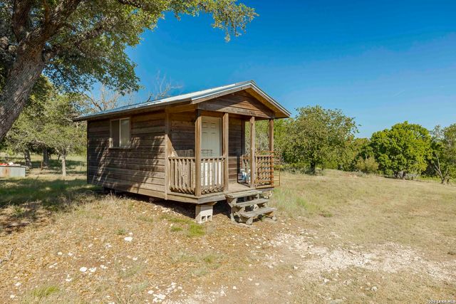 1763 Nixon Creek Rd, Fredericksburg, TX 78624