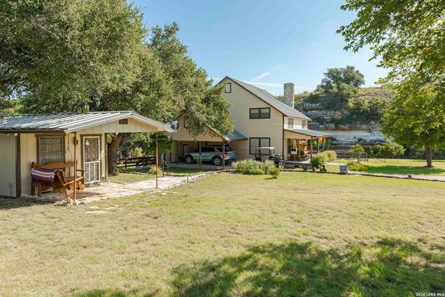 1763 Nixon Creek Rd, Fredericksburg, TX 78624