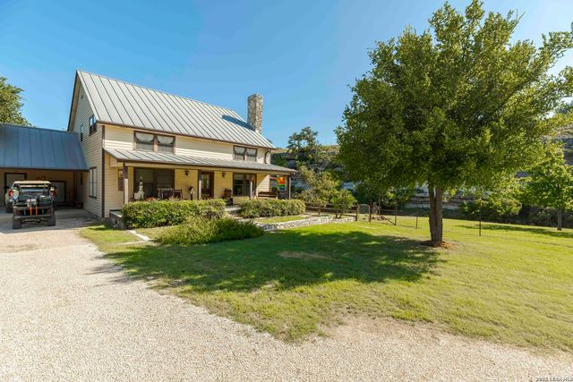 1763 Nixon Creek Rd, Fredericksburg, TX 78624