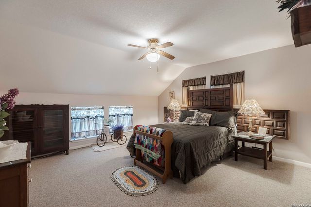 1763 Nixon Creek Rd, Fredericksburg, TX 78624