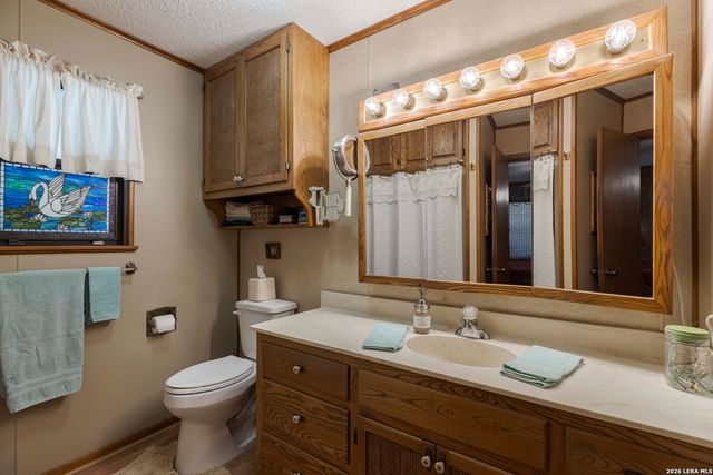 1763 Nixon Creek Rd, Fredericksburg, TX 78624