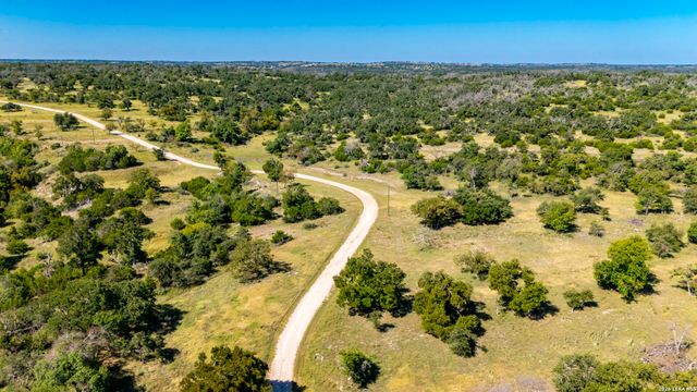 1763 Nixon Creek Rd, Fredericksburg, TX 78624