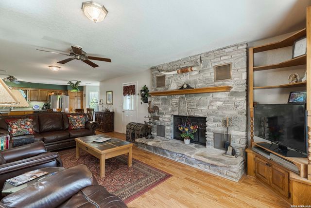 1763 Nixon Creek Rd, Fredericksburg, TX 78624