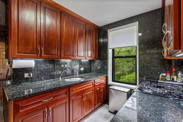 224-24 Union Turnpike 3M, Bayside, NY 11364