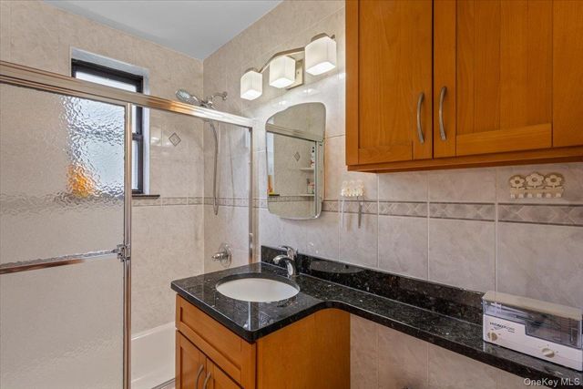 224-24 Union Turnpike 3M, Bayside, NY 11364