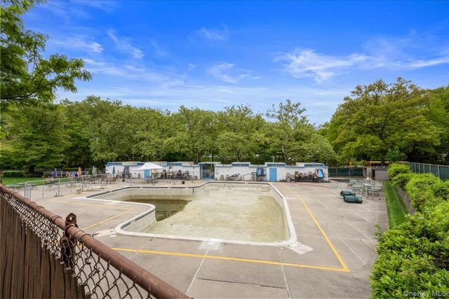 224-24 Union Turnpike 3M, Bayside, NY 11364