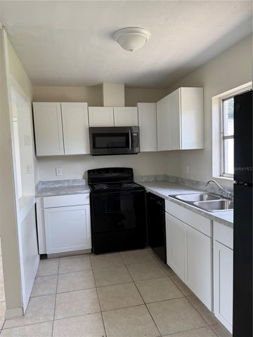 143 W MARTIN STREET, Apopka, FL 32712